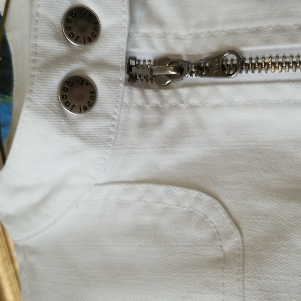 White jean jacket. Size small. Fitted blazer with stretch. Jacob - Picture 5 of 7